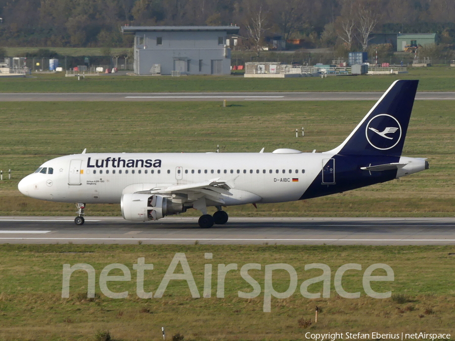 Lufthansa Airbus A319-112 (D-AIBC) | Photo 480501