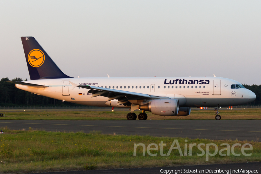 Lufthansa Airbus A319-112 (D-AIBC) | Photo 123463
