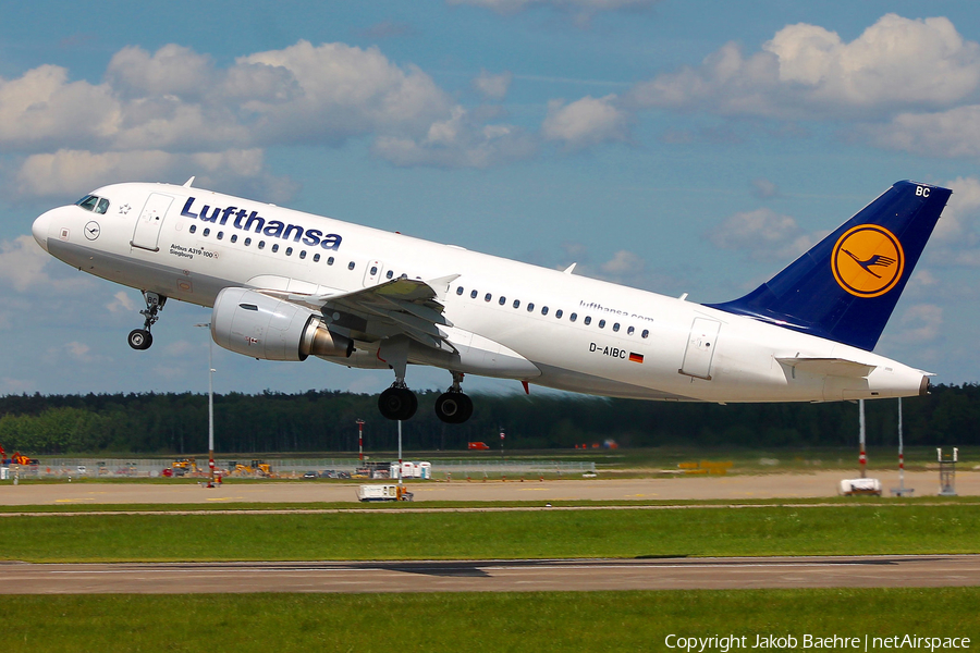 Lufthansa Airbus A319-112 (D-AIBC) | Photo 163520