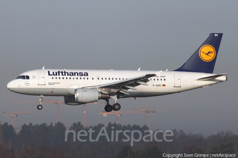 Lufthansa Airbus A319-112 (D-AIBC) | Photo 35211