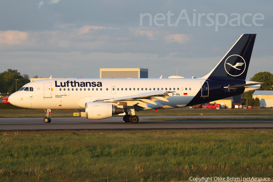 Lufthansa Airbus A319-112 (D-AIBC) | Photo 324117