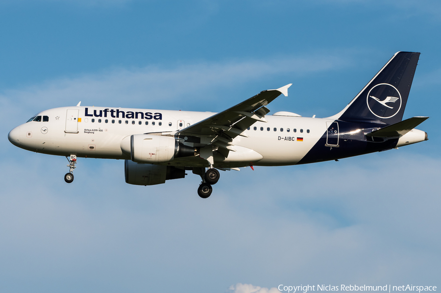 Lufthansa Airbus A319-112 (D-AIBC) | Photo 328782