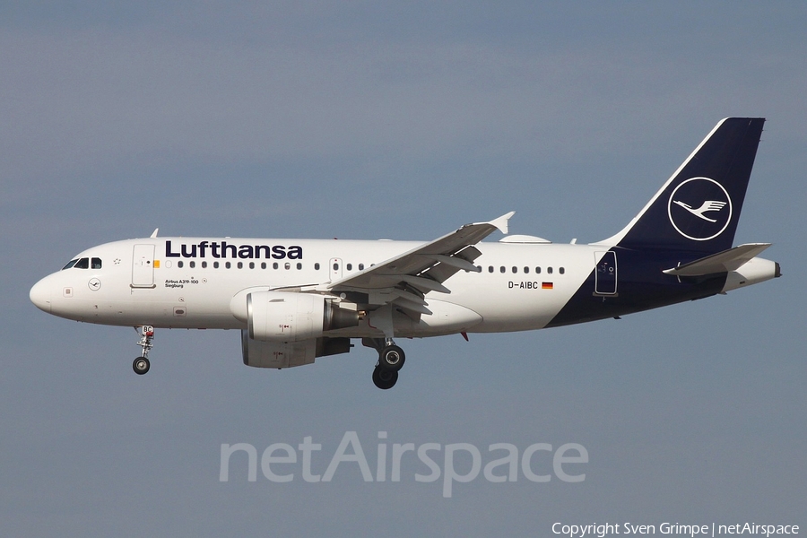 Lufthansa Airbus A319-112 (D-AIBC) | Photo 335290