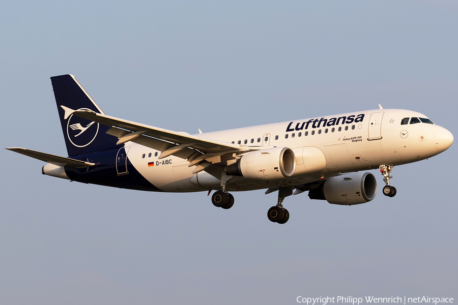 Lufthansa Airbus A319-112 (D-AIBC) | Photo 347760