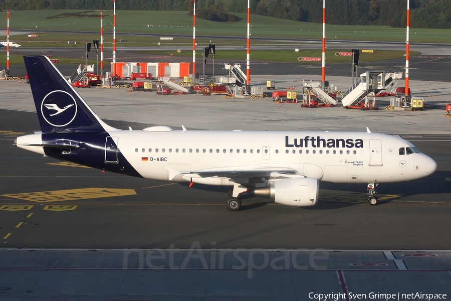 Lufthansa Airbus A319-112 (D-AIBC) | Photo 529649