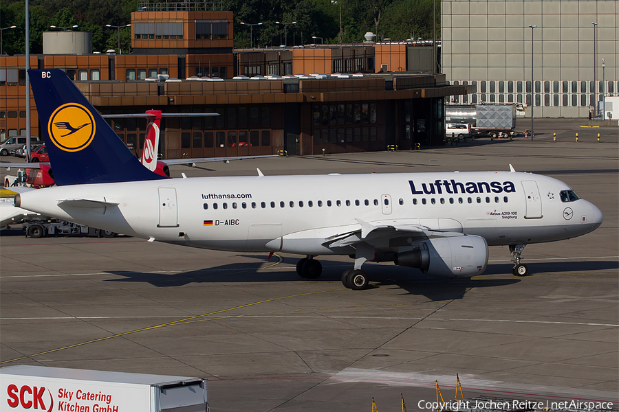 Lufthansa Airbus A319-112 (D-AIBC) | Photo 107978