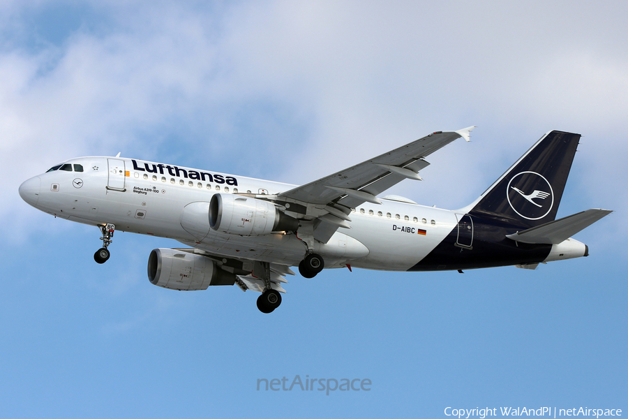 Lufthansa Airbus A319-112 (D-AIBC) | Photo 502146