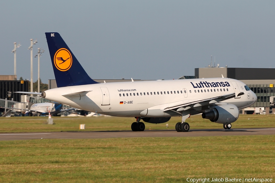 Lufthansa Airbus A319-112 (D-AIBE) | Photo 145009