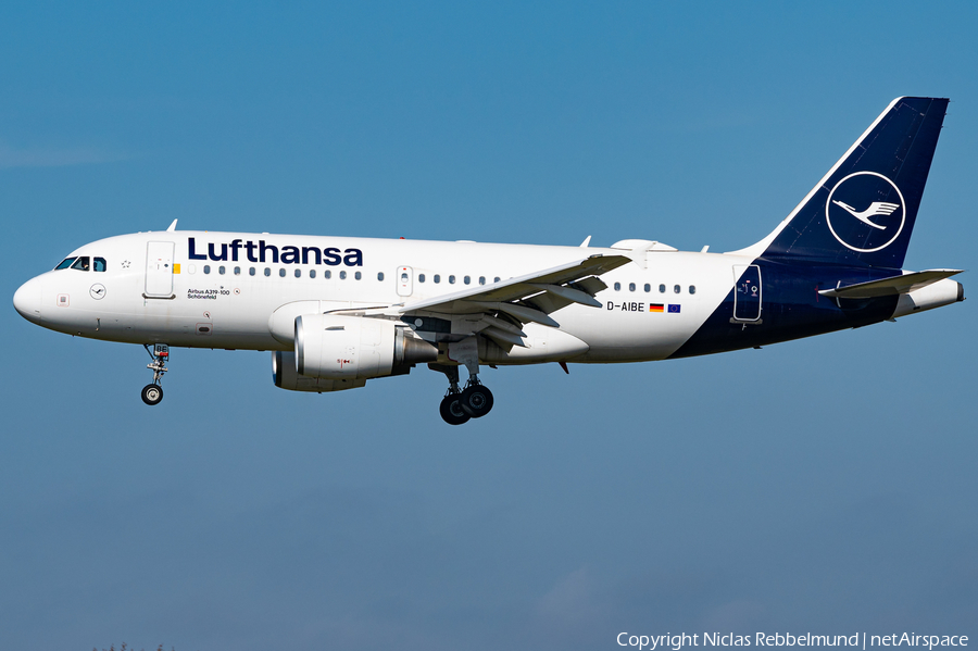 Lufthansa Airbus A319-112 (D-AIBE) | Photo 500913