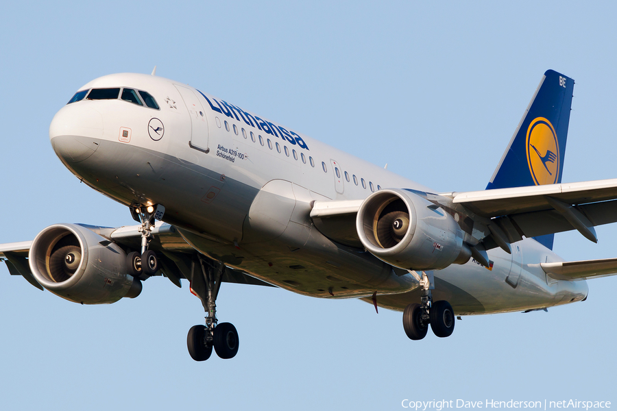 Lufthansa Airbus A319-112 (D-AIBE) | Photo 95538