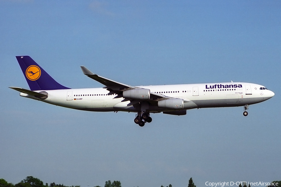 Lufthansa Airbus A340-211 (D-AIBF) | Photo 329690