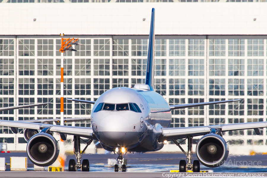 Lufthansa Airbus A319-112 (D-AIBG) | Photo 210682