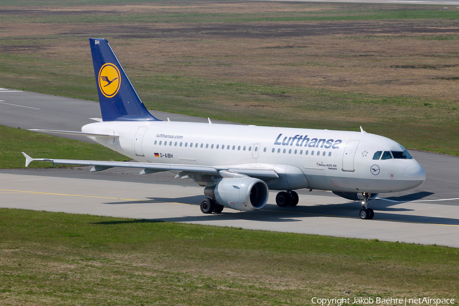 Lufthansa Airbus A319-112 (D-AIBH) | Photo 138673