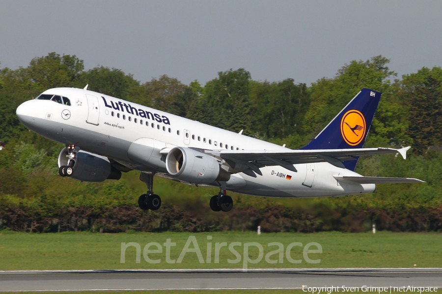 Lufthansa Airbus A319-112 (D-AIBH) | Photo 26481
