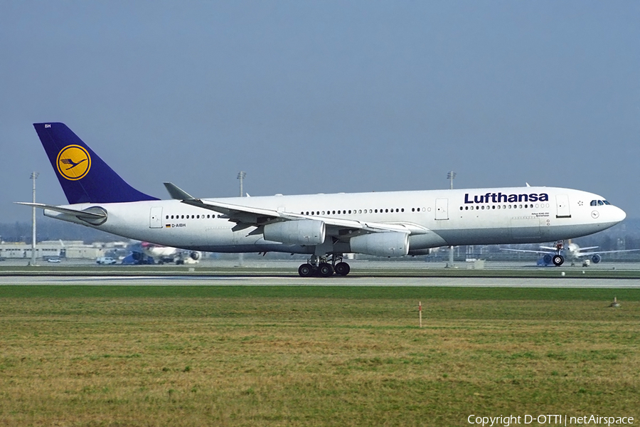 Lufthansa Airbus A340-211 (D-AIBH) | Photo 389951