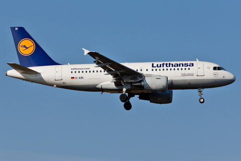 Lufthansa Airbus A319-112 (D-AIBI) at  London - Heathrow, United Kingdom