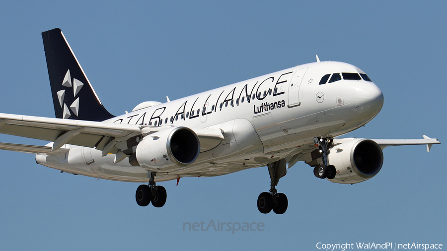 Lufthansa Airbus A319-112 (D-AIBJ) | Photo 454077