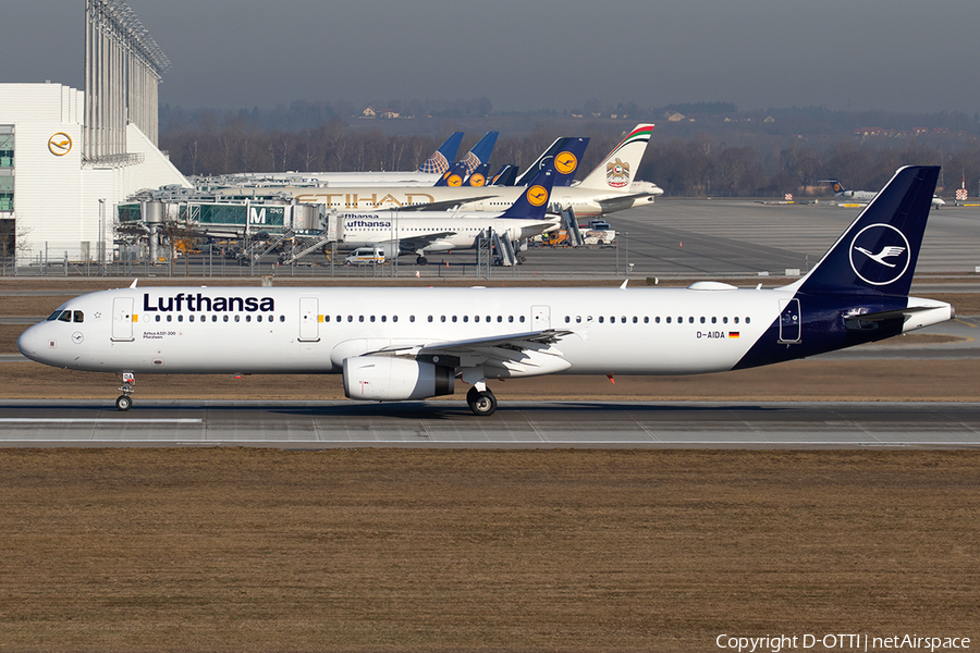 Lufthansa Airbus A321-231 (D-AIDA) | Photo 295369