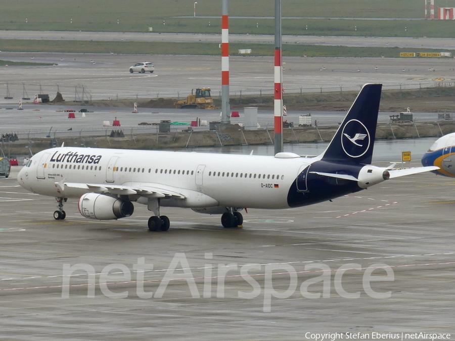 Lufthansa Airbus A321-231 (D-AIDC) | Photo 409374