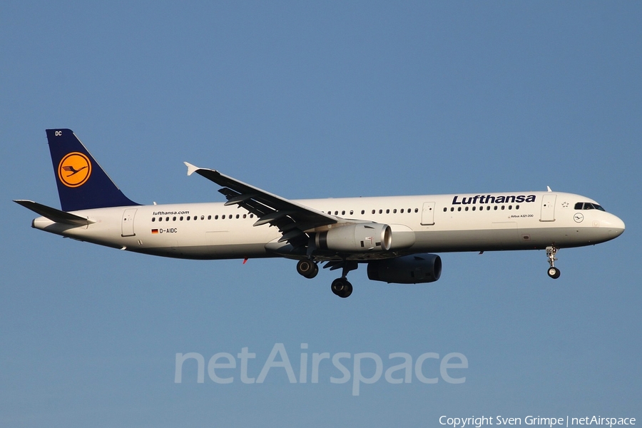 Lufthansa Airbus A321-231 (D-AIDC) | Photo 17435