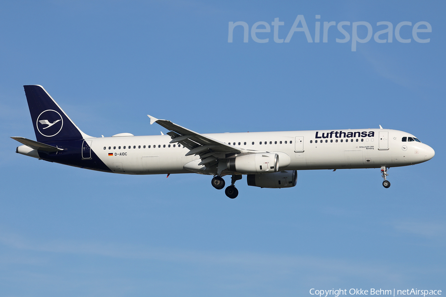 Lufthansa Airbus A321-231 (D-AIDC) | Photo 479044
