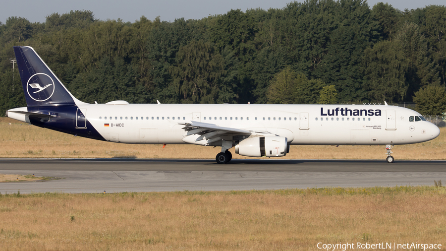 Lufthansa Airbus A321-231 (D-AIDC) | Photo 590321