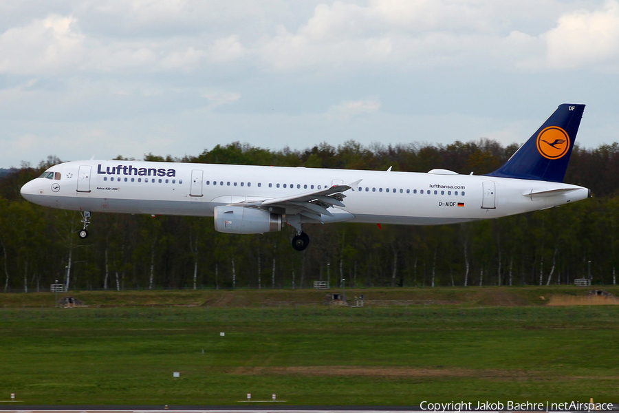 Lufthansa Airbus A321-231 (D-AIDF) | Photo 161529