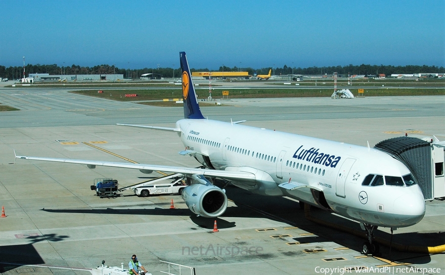 Lufthansa Airbus A321-231 (D-AIDF) | Photo 442690