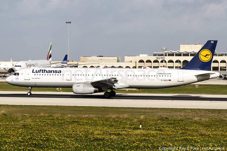 Lufthansa Airbus A321-231 (D-AIDG) | Photo 214168
