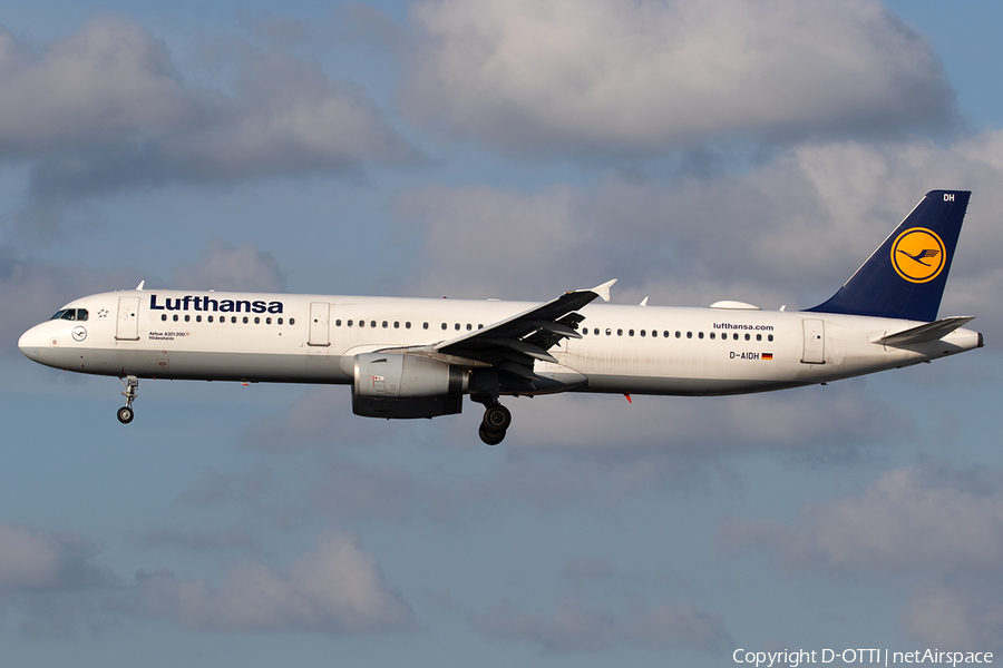 Lufthansa Airbus A321-231 (D-AIDH) | Photo 318797