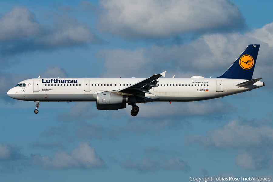 Lufthansa Airbus A321-231 (D-AIDH) | Photo 324258