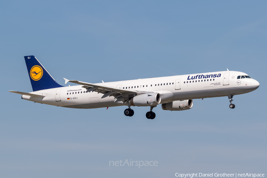 Lufthansa Airbus A321-231 (D-AIDJ) | Photo 108862