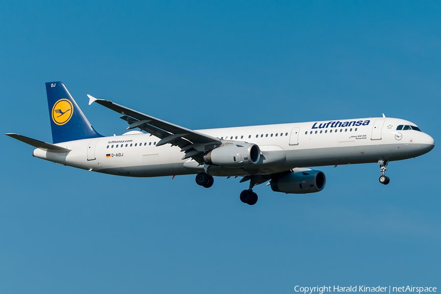 Lufthansa Airbus A321-231 (D-AIDJ) | Photo 295402