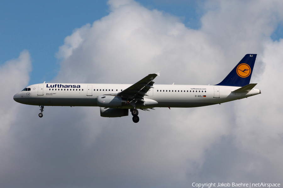 Lufthansa Airbus A321-231 (D-AIDJ) | Photo 138667