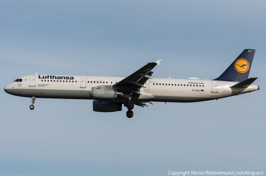 Lufthansa Airbus A321-231 (D-AIDJ) | Photo 264438