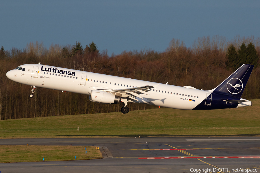 Lufthansa Airbus A321-231 (D-AIDJ) | Photo 367846