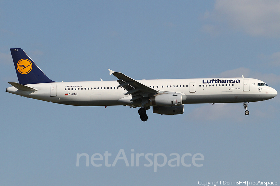 Lufthansa Airbus A321-231 (D-AIDJ) | Photo 415610