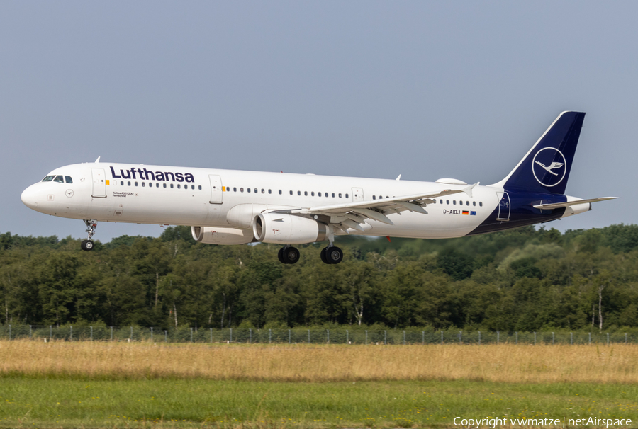 Lufthansa Airbus A321-231 (D-AIDJ) | Photo 456182