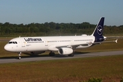 Lufthansa Airbus A321-231 (D-AIDJ) at  Hamburg - Fuhlsbuettel (Helmut Schmidt), Germany