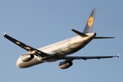 Lufthansa Airbus A321-231 (D-AIDK) at  Hamburg - Fuhlsbuettel (Helmut Schmidt), Germany
