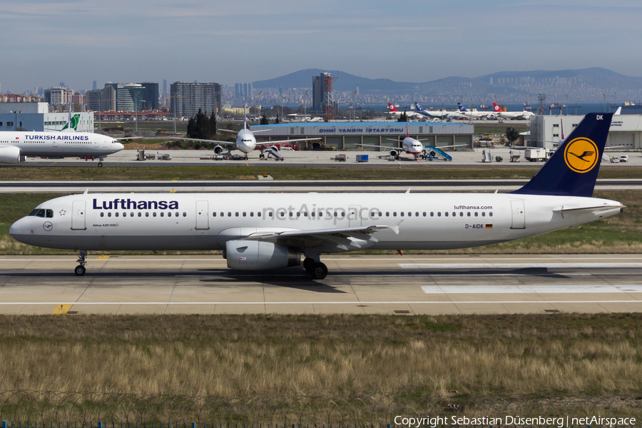 Lufthansa Airbus A321-231 (D-AIDK) | Photo 171090