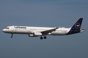 Lufthansa Airbus A321-231 (D-AIDL) at  Hamburg - Fuhlsbuettel (Helmut Schmidt), Germany