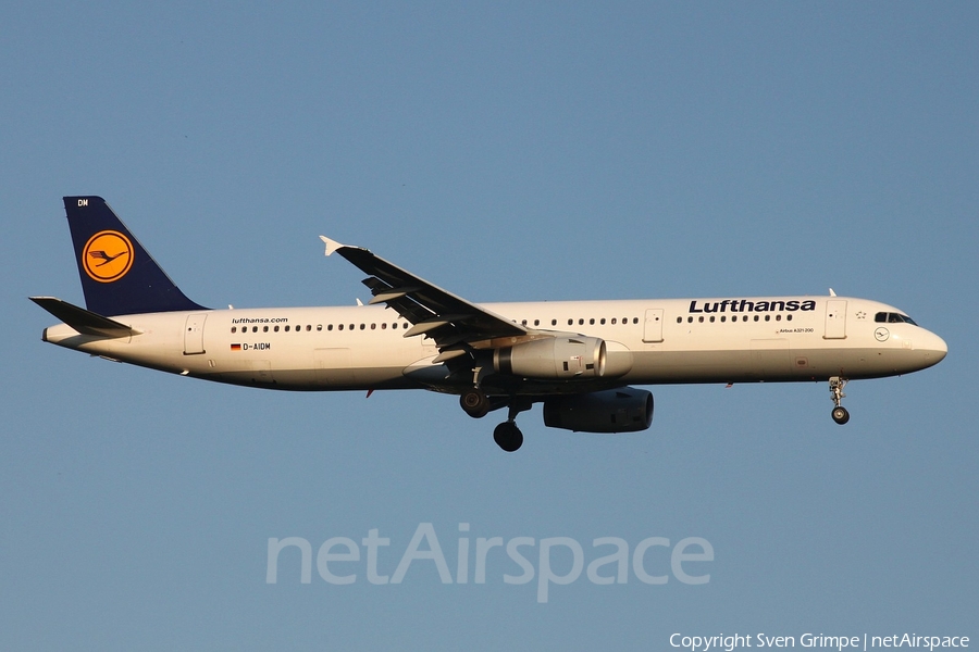 Lufthansa Airbus A321-231 (D-AIDM) | Photo 29734