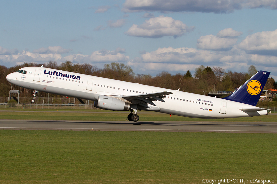 Lufthansa Airbus A321-231 (D-AIDM) | Photo 489579