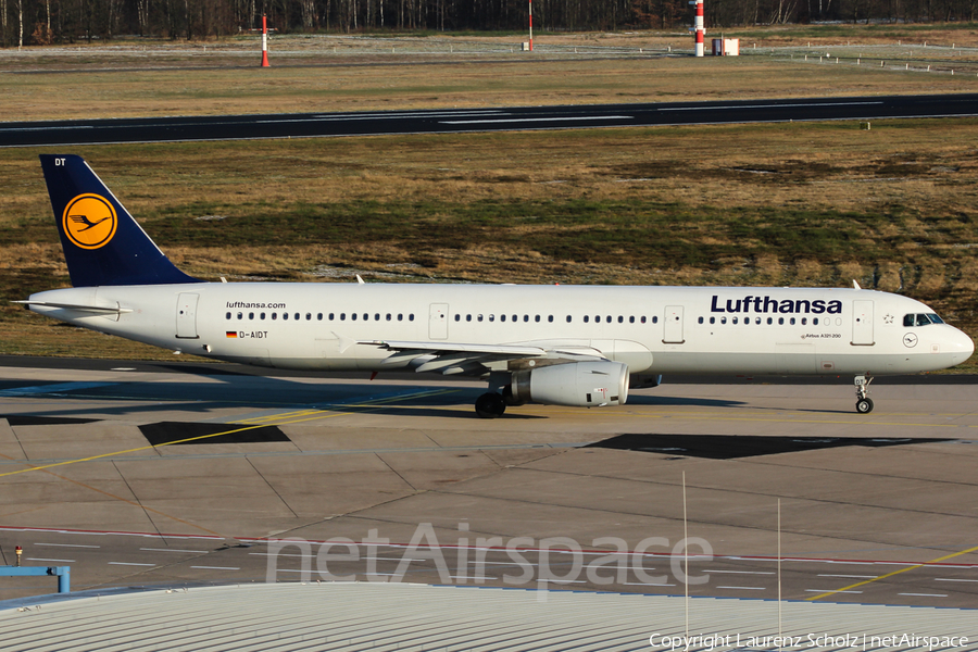 Lufthansa Airbus A321-231 (D-AIDT) | Photo 65403