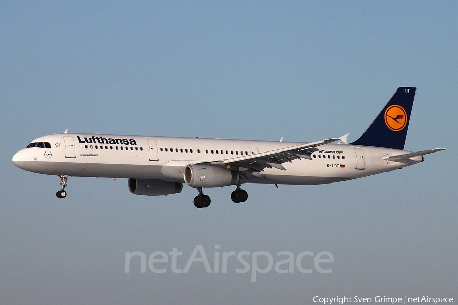 Lufthansa Airbus A321-231 (D-AIDT) | Photo 19701