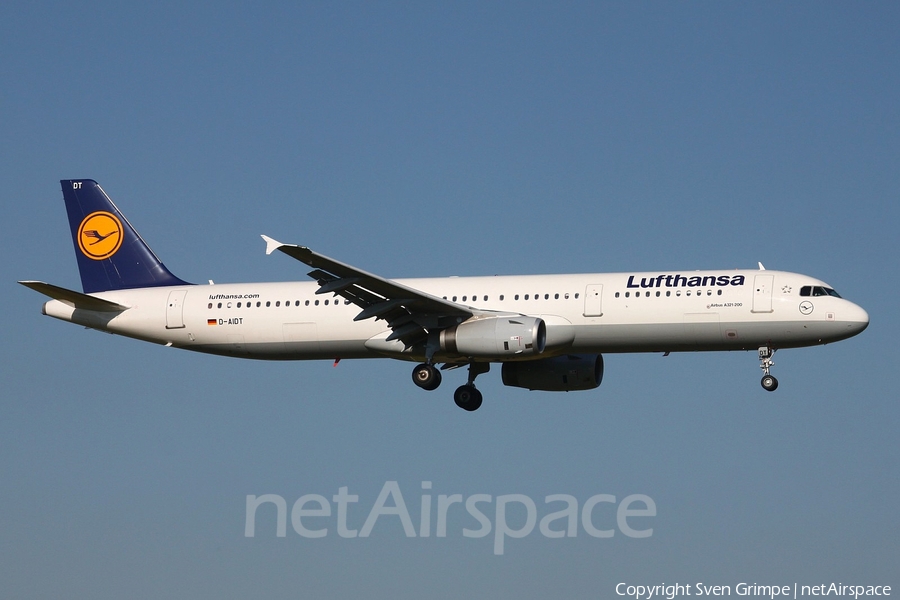 Lufthansa Airbus A321-231 (D-AIDT) | Photo 51017