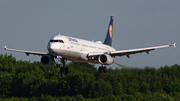 Lufthansa Airbus A321-231 (D-AIDT) at  Hamburg - Fuhlsbuettel (Helmut Schmidt), Germany