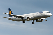 Lufthansa Airbus A321-231 (D-AIDU) at  Hamburg - Fuhlsbuettel (Helmut Schmidt), Germany