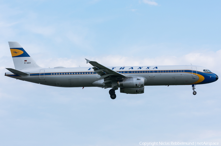 Lufthansa Airbus A321-231 (D-AIDV) | Photo 252427